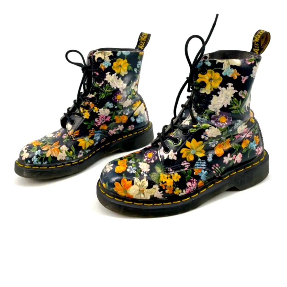 Dr. Marten’s Pascal Boots Darcy Floral Size 6
